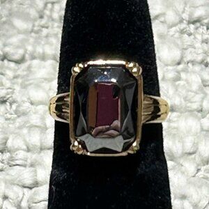 Vintage Avon Celli Gold Tone Ring With Large Rectangular Stone/Glass